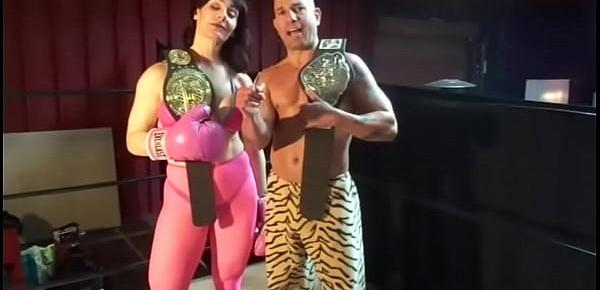  KING of INTERGENDER SPORTS 202 LB BODYBUILDER AMAZON VS MAN on UIWP ENTERTAINMENT INTERGENDER LUCHA MAN VS WOMEN